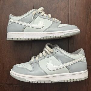 grey and white nike dunk low